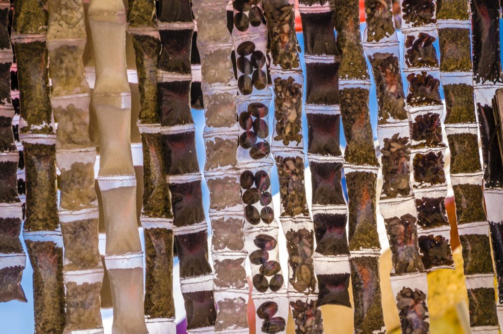 Idées Cadeaux Souvenirs : Ton Guide Shopping pour les Marchés en Outre-mer