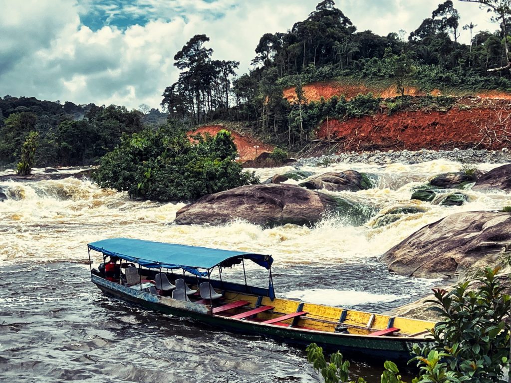 La Pirogue Guyane : Ton Guide Essentiel pour une Aventure Inoubliable en Outre-mer