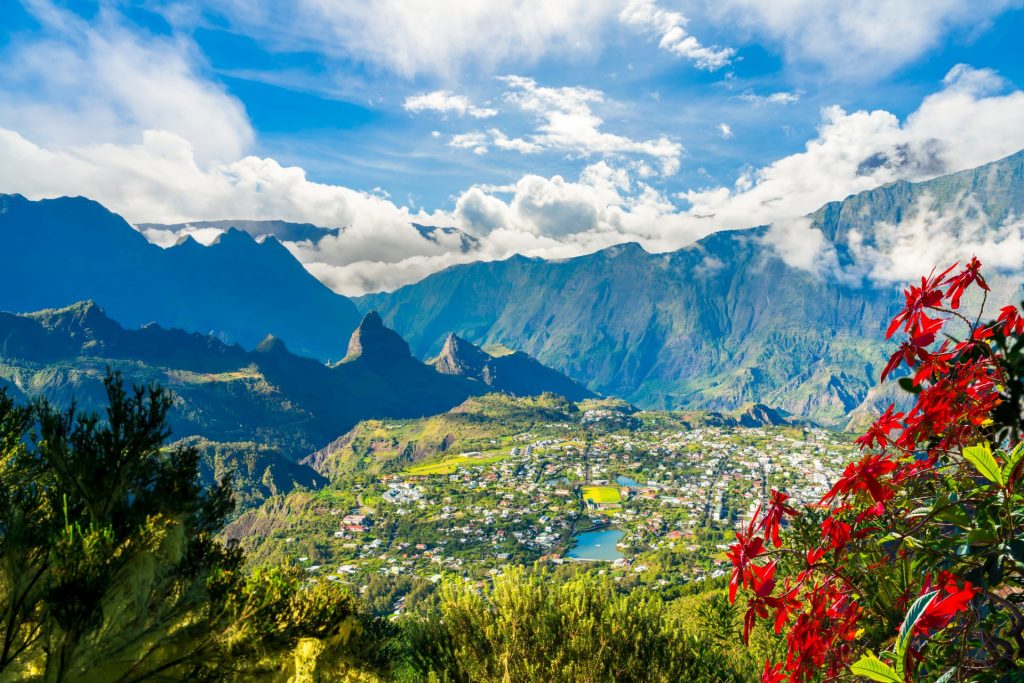 Comment voyager vert en Outre-mer ? 5 expériences éco-touristiques incontournables à vivre absolument