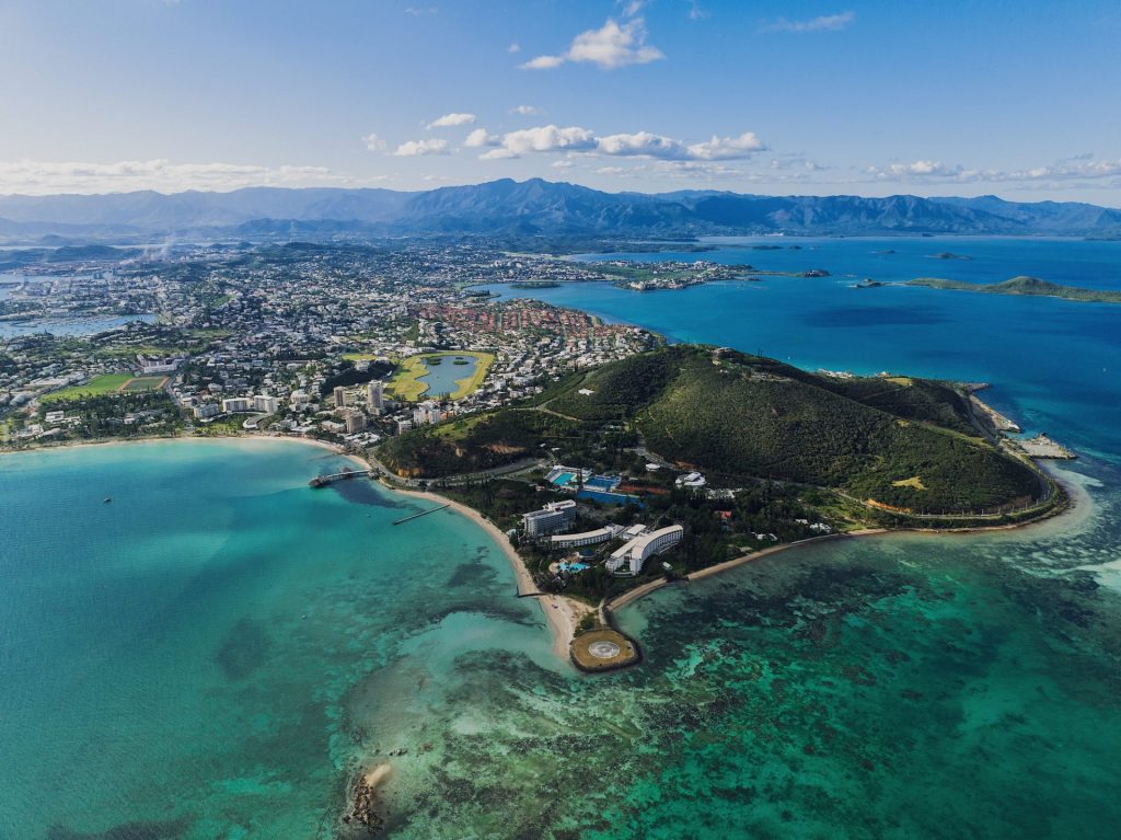 Nouvelle-Calédonie : Objectif 250 000 Touristes en 2032. L&rsquo;Outre-mer Fait le Pari du Monde