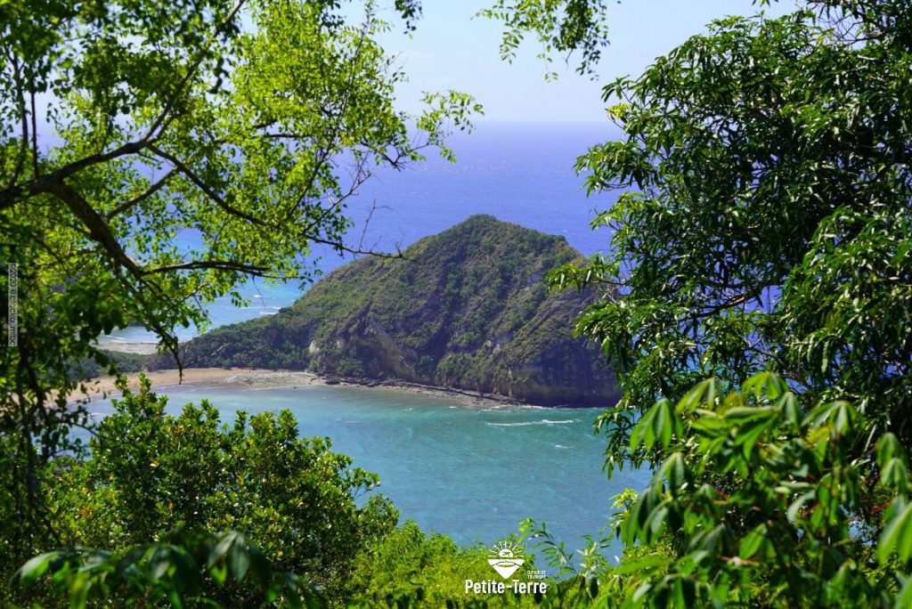 Point de Vue la Vigie : Le Panorama Incontournable de l&rsquo;Outre-mer à Petite-Terre Mayotte