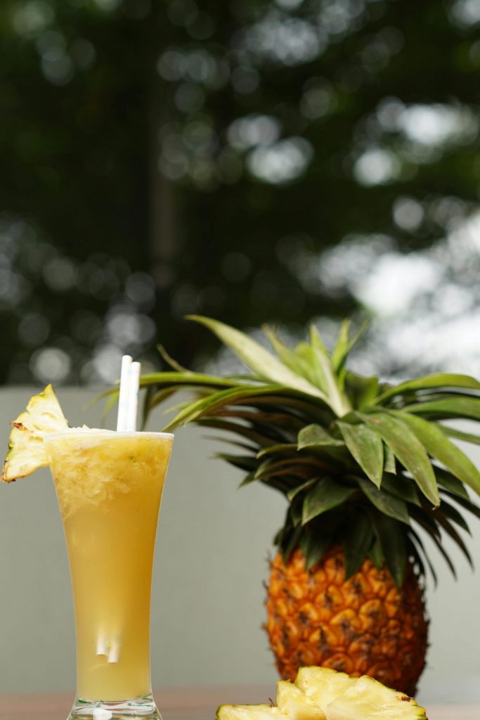 Voyage Culinaire : Le Guide des Fruits Tropicaux en Polynésie Française