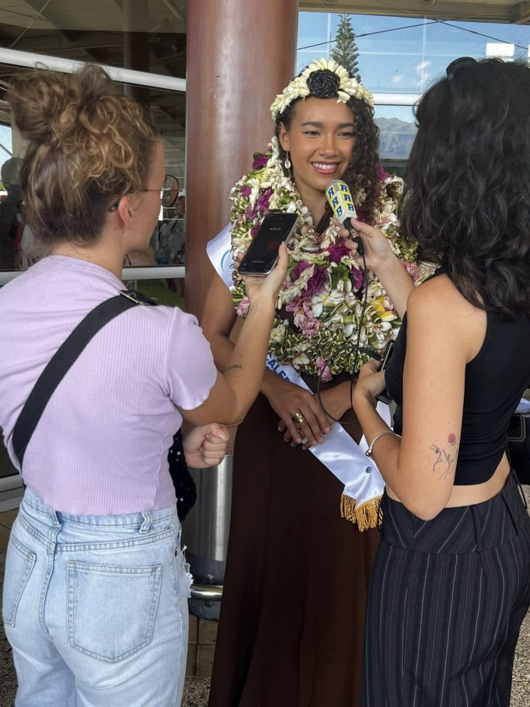 Retour Triomphal en Outre-mer : Miss Nouvelle-Calédonie Juliette Collet Accueillie en Héroïne