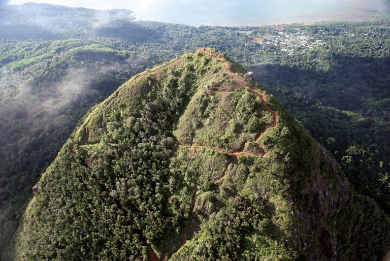 Ascension du Mont Choungui : Le sommet iconique de Mayotte