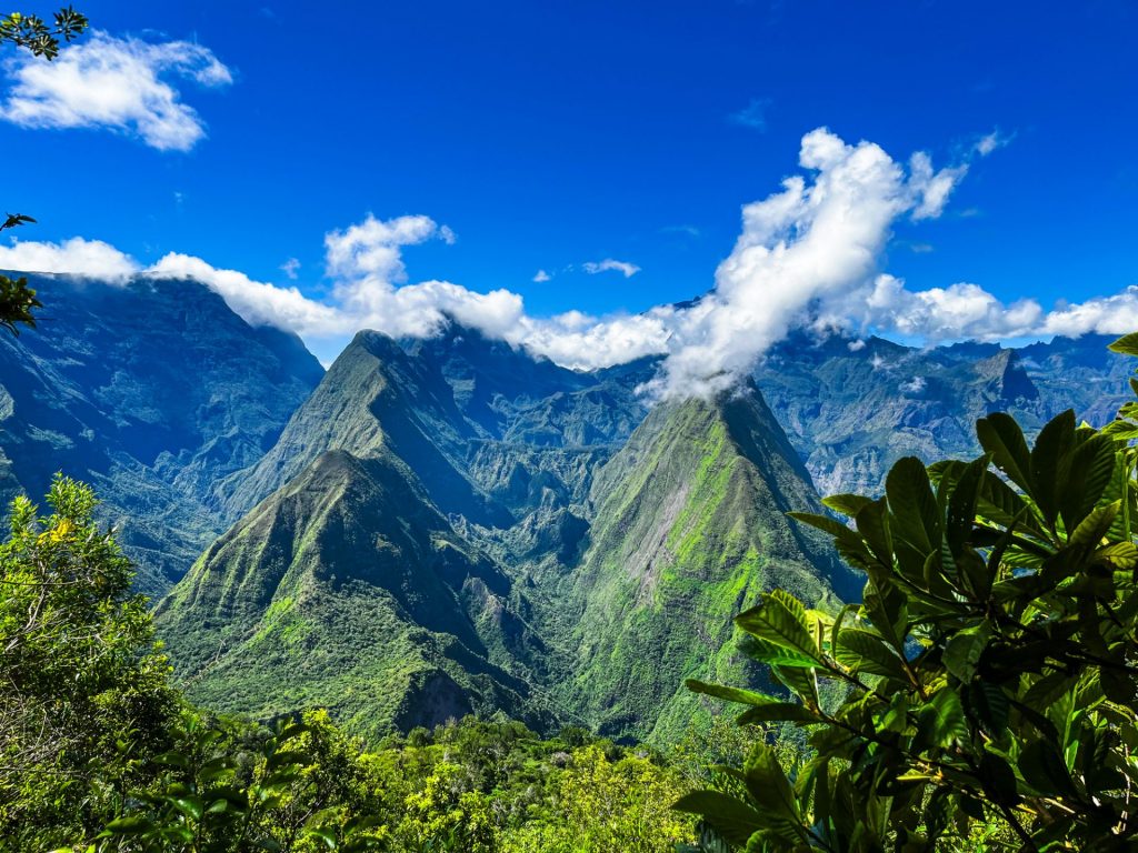 S&rsquo;installer et vivre à La Réunion : Le guide complet pour changer de vie en Outre-mer