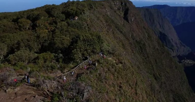 Alerte Randonnée : Le sentier Roche Plate vers La Brèche fermé à La Réunion