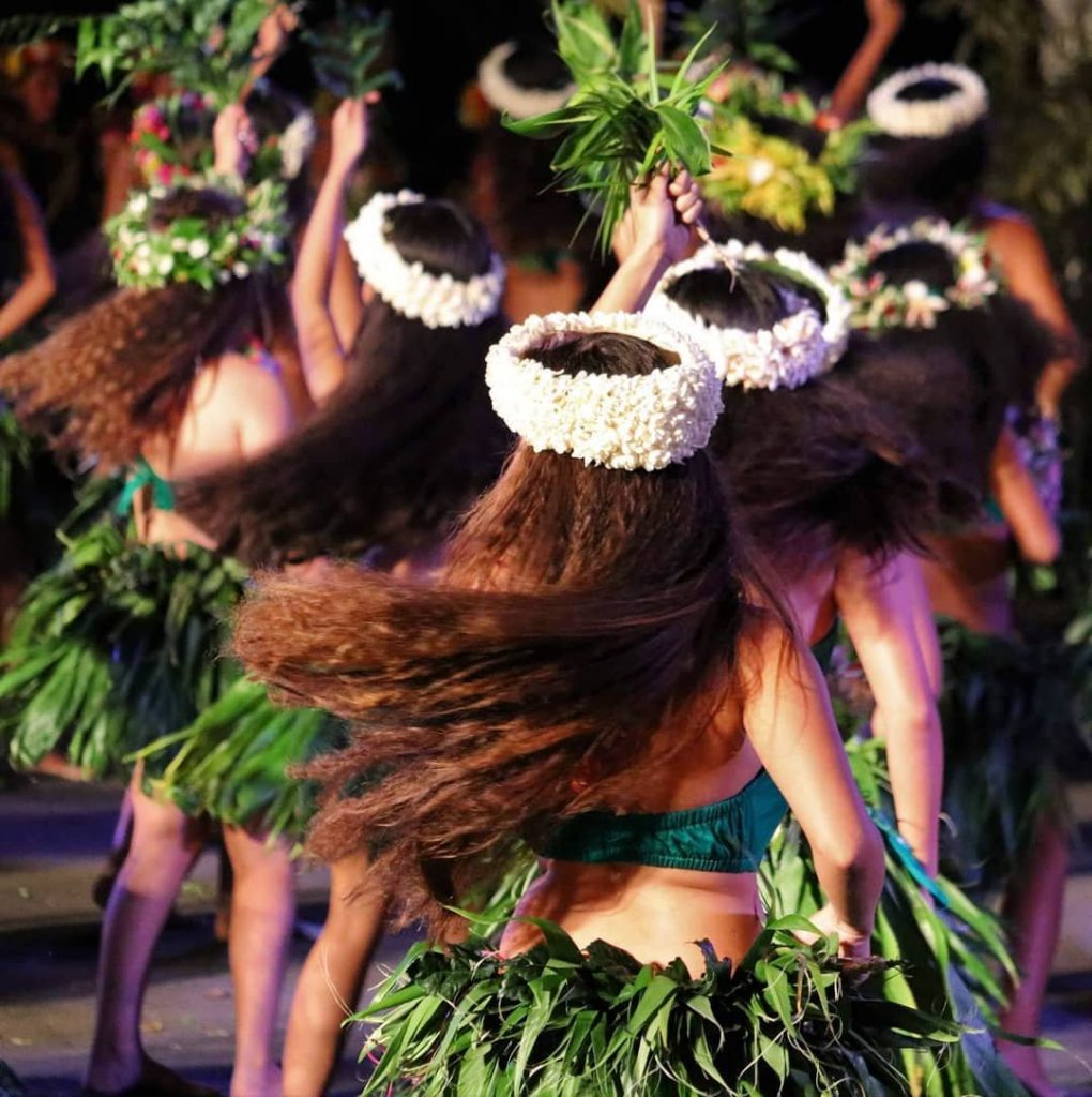 L’art des costumes de danse : un voyage culturel en Polynésie Française