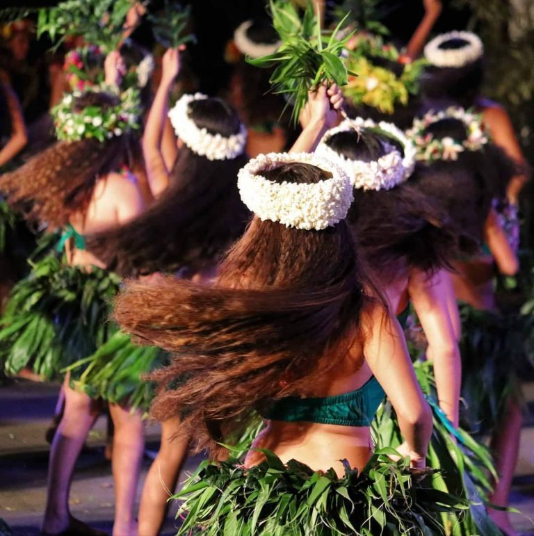 L’art des costumes de danse : un voyage culturel en Polynésie Française