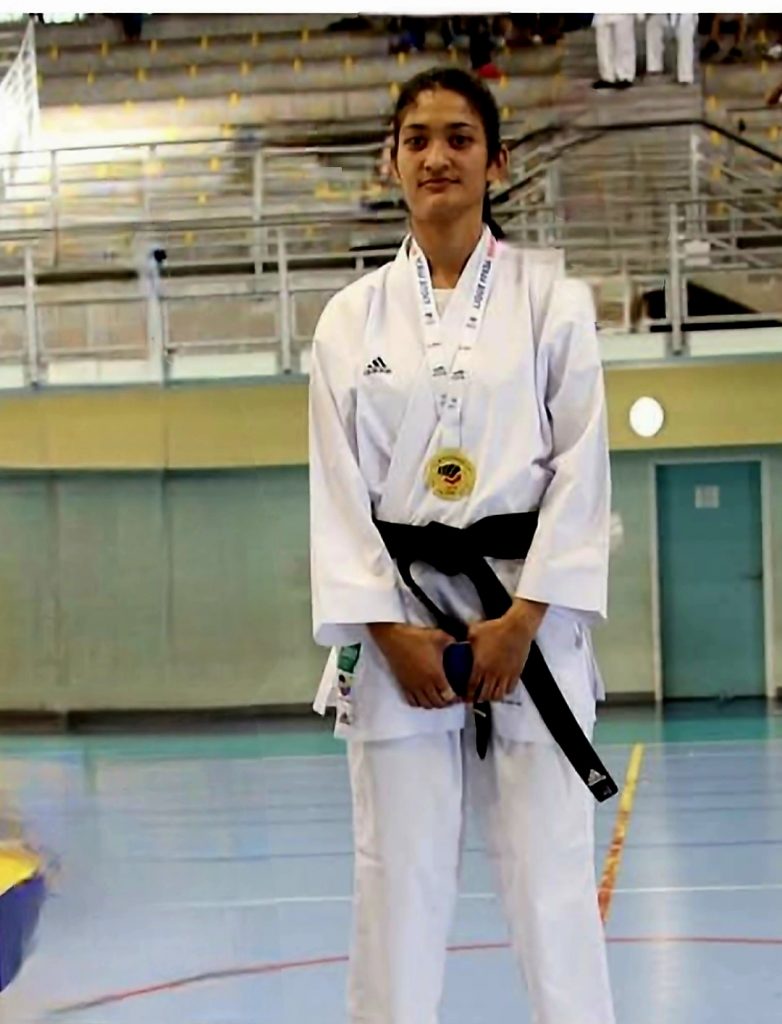 Clarence Naze sacrée championne de karaté à La Réunion : une fierté pour l&rsquo;Outre-mer