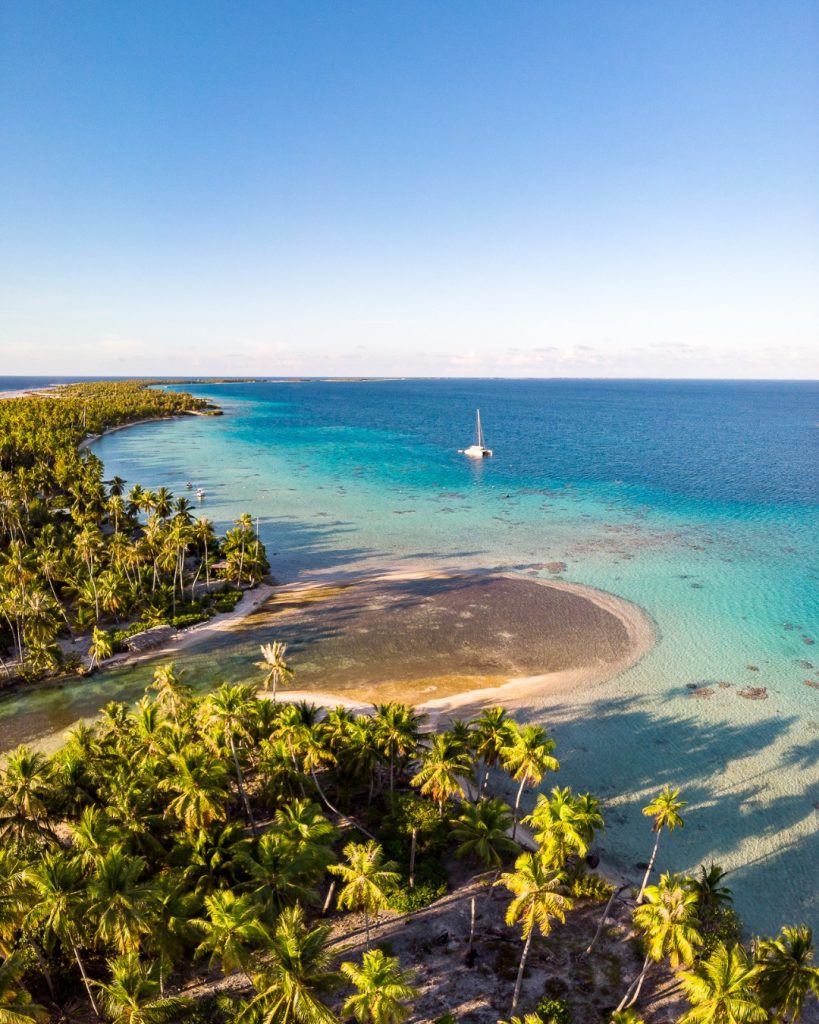 Explore l&rsquo;atoll d&rsquo;Ahe avec Air Tahiti Nui : l&rsquo;escale perlière authentique en Polynésie, ta région d&rsquo;outre-mer