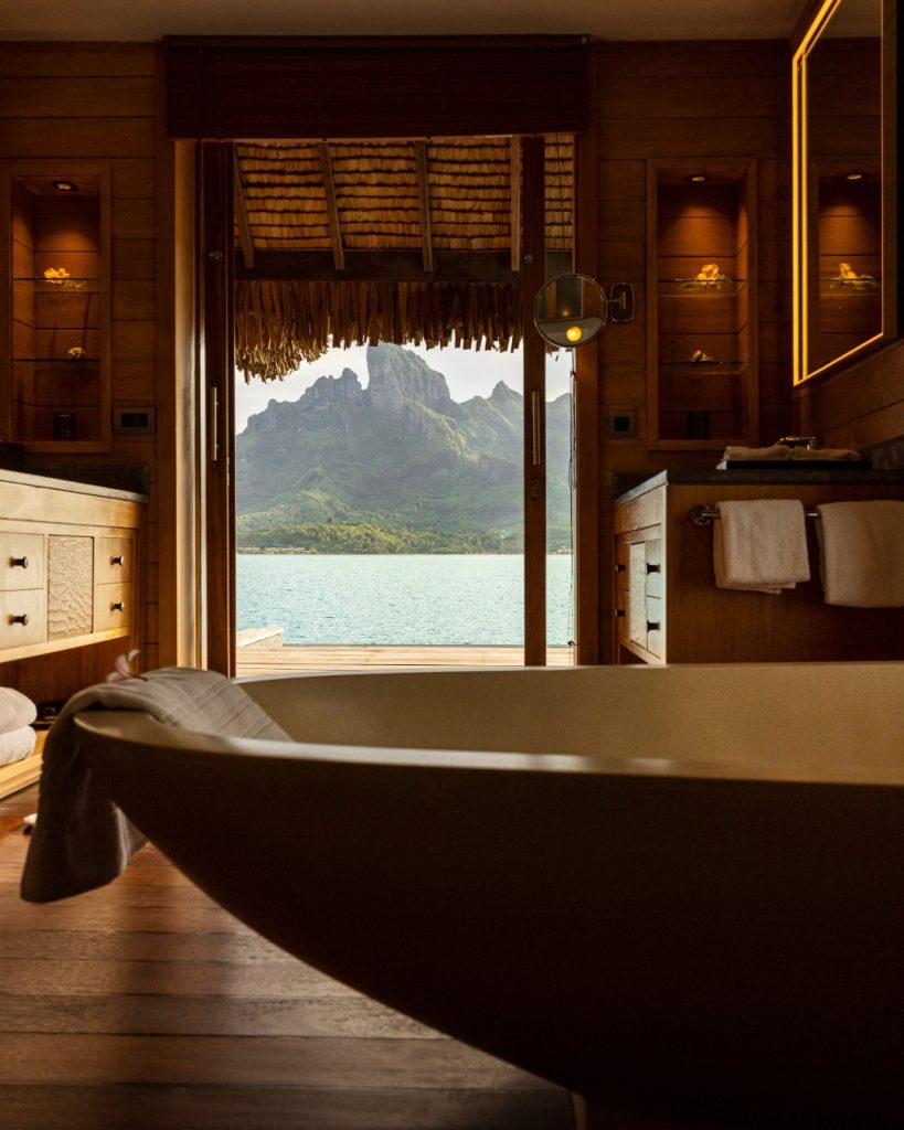 Le luxe des bungalows sur l’eau en Polynésie : une merveille d&rsquo;Outre-mer