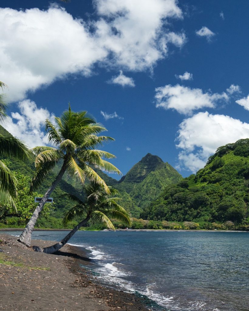 Tautira : Découvrez la Perle Noire de la Polynésie avec Tahiti Tourisme et Outre-mer Tourisme