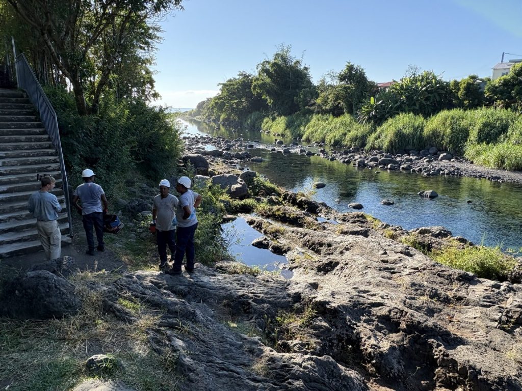 Santé publique en Outre-mer : La Réunion sécurise le Bassin Bleu avec la CIREST La communauté intercommunale Réunion Est