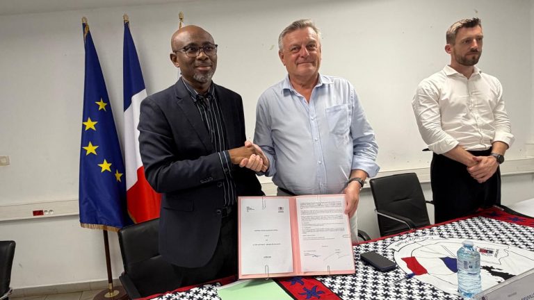 Mayotte et l&rsquo;État signent un accord historique pour l&rsquo;avenir de ce Département-Région de l&rsquo;Outre-mer