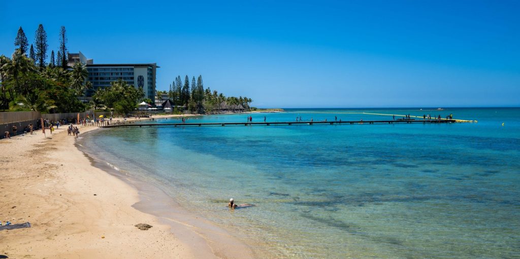 Réouverture des plages en Outre-mer : la Ville de Nouméa sécurise le littoral de Nouvelle-Calédonie