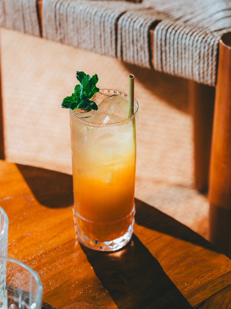 Zoli Ker à l&rsquo;Hôtel Le Tuit-Tuit : le cocktail de La Réunion qui sublime l&rsquo;Outre-mer