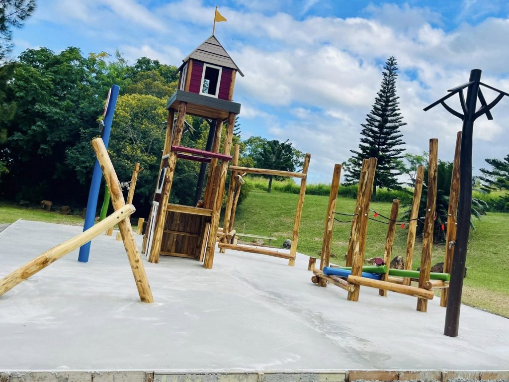 De nouveaux parcs de jeux pour les enfants de Boulouparis en Nouvelle-Calédonie, une fierté pour l&rsquo;Outre-mer