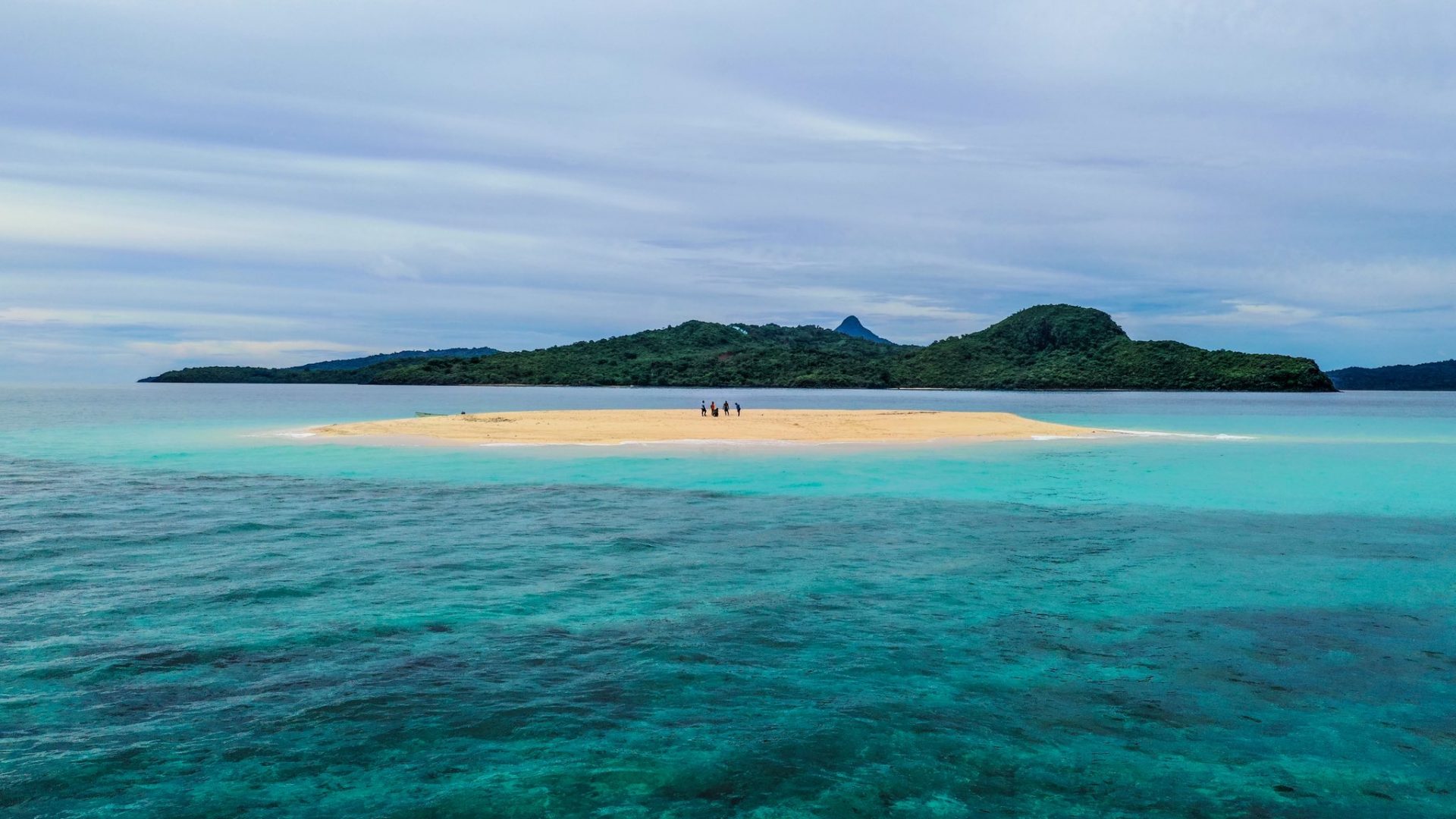 d-couvrez-l-lot-de-sable-blanc-mayotte-en-outre-mer-avec-sud