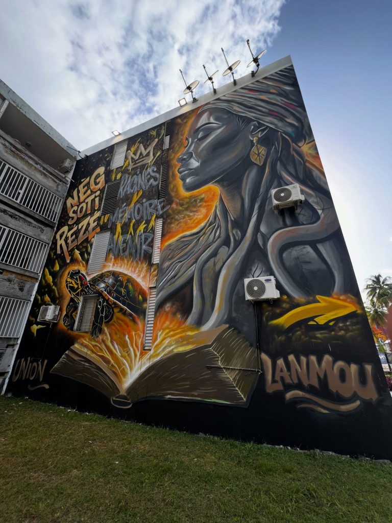 Street Art en Guadeloupe : Le Raizet Transforme ses Murs en Musée Vivant d’Outre-mer