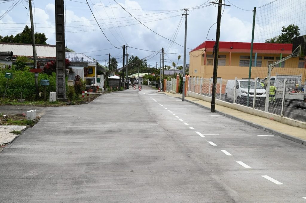Sécurité routière en Guadeloupe : la Ville de Capesterre Belle-Eau sécurise l&rsquo;école de L&rsquo;Habituée pour un Outre-mer exemplaire
