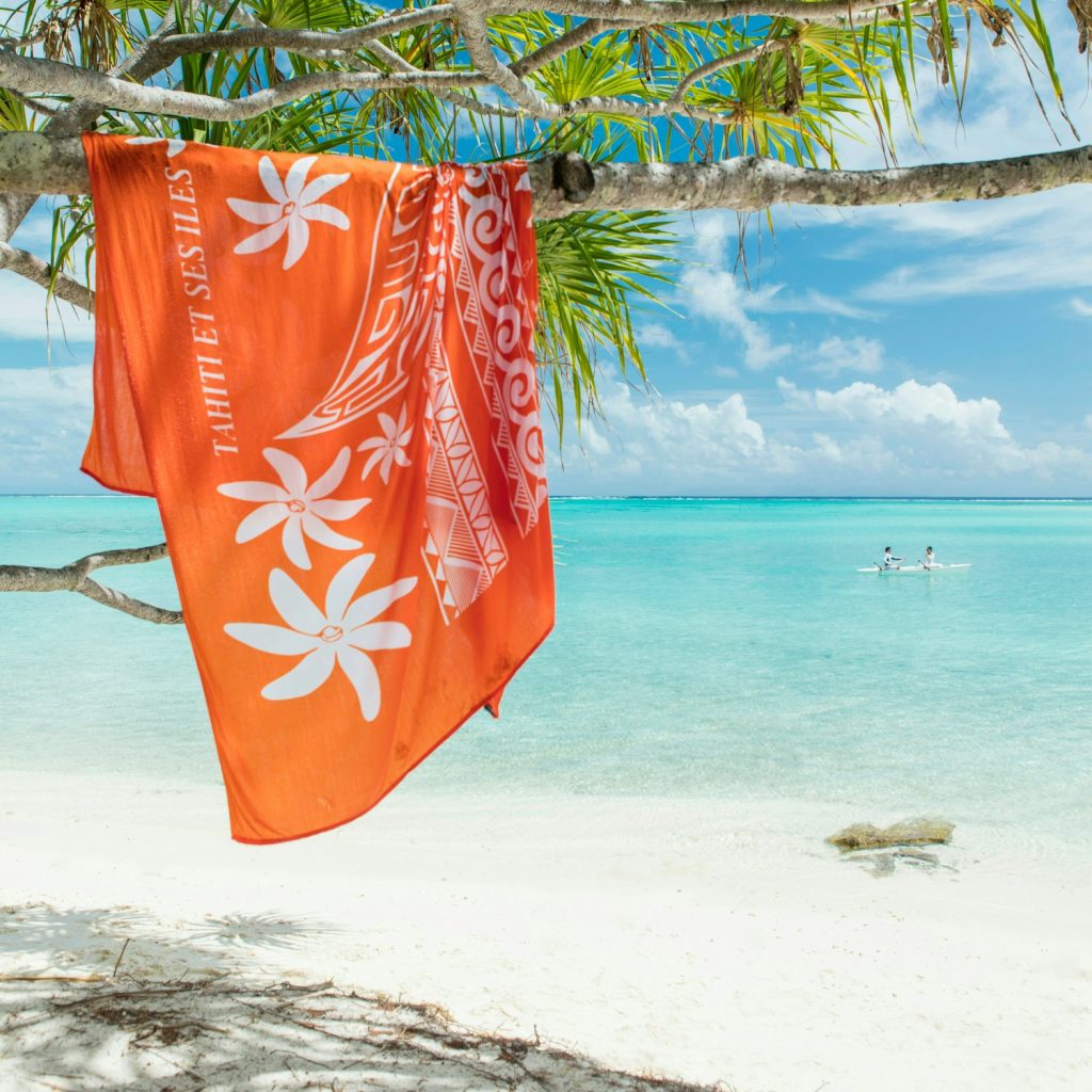 Le paréo : l&rsquo;âme de la Polynésie en Outre-mer avec Tahiti Tourisme et Outre-mer Tourisme