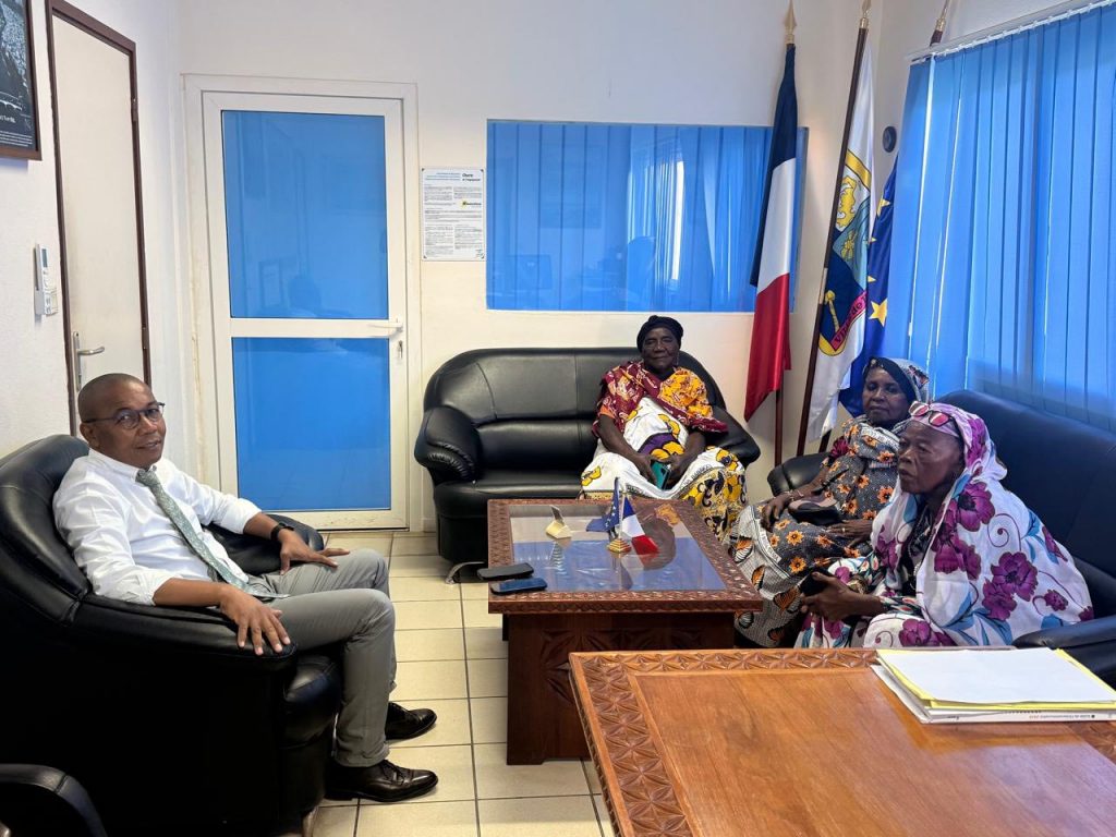 Dialogue citoyen et propreté à la Ville de Pamandzi : le maire consulte les femmes de Mayotte pour valoriser l&rsquo;Outre-mer