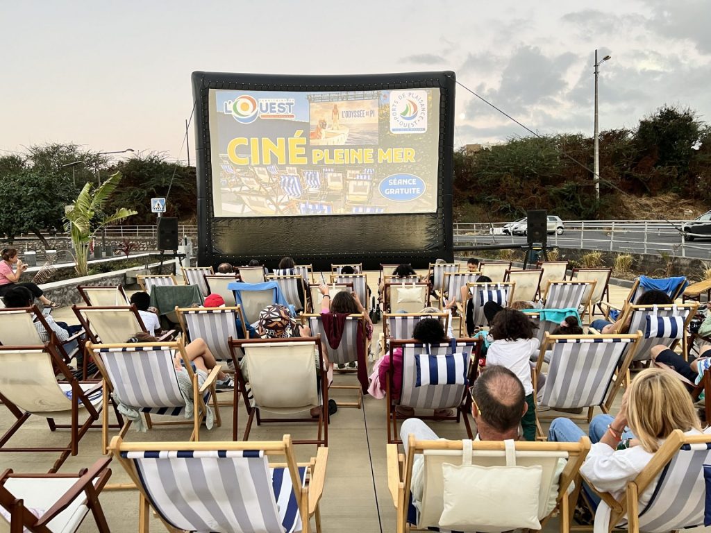 Ciné Pleine Mer à La Réunion : Le nouveau rendez-vous cinéma en plein air de l&rsquo;Outre-mer par le Territoire de l&rsquo;Ouest