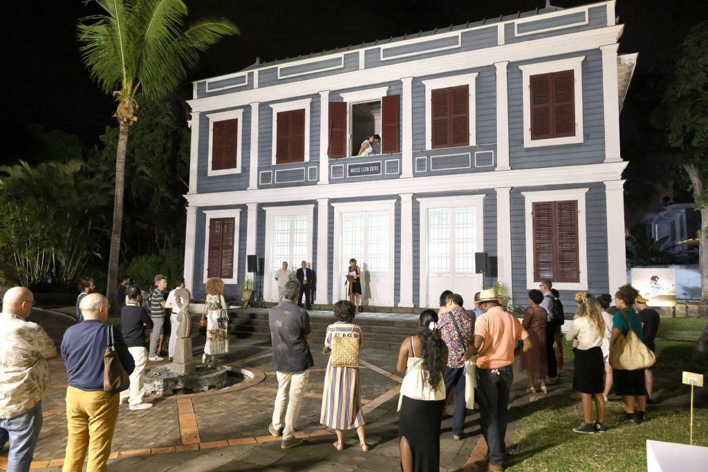 Où voyager pour vivre la culture créole ? Découvrez l’exposition « La Porte du Retour » dans le Département de La Réunion, joyau culturel de l&rsquo;Outre-mer