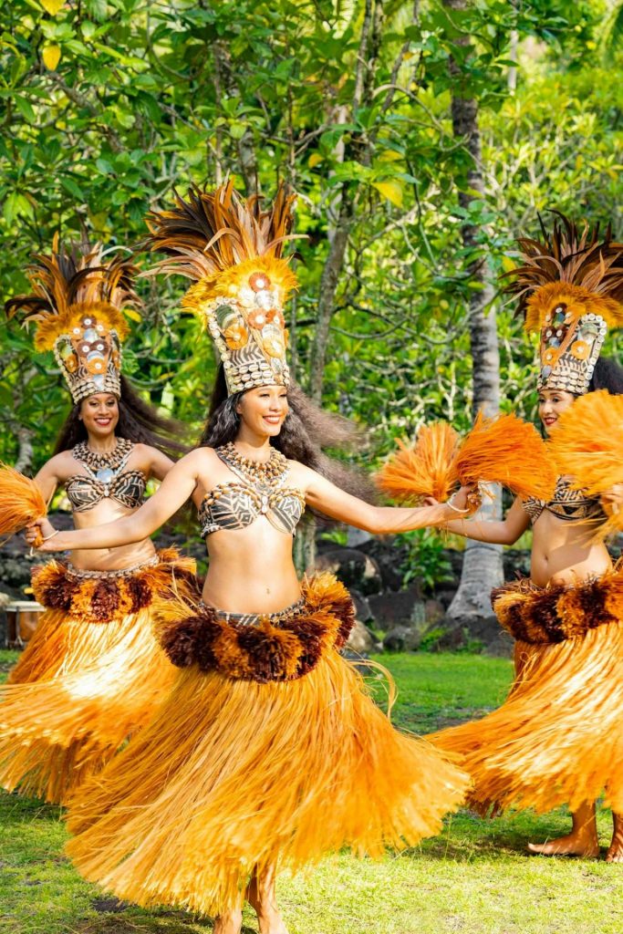 Comment découvrir la culture locale ? Guide complet de la danse traditionnelle en Outre-mer avec Tahiti Tourisme et la magie de la Polynésie