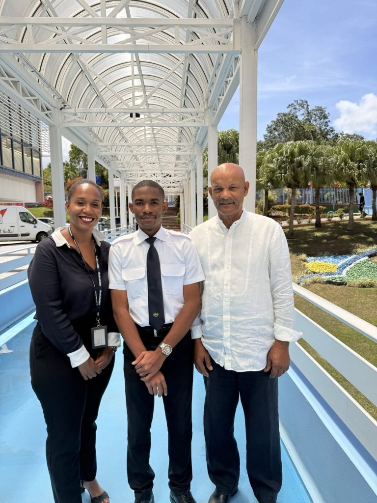 Comment devenir pilote de ligne à 21 ans ? L&rsquo;incroyable parcours de Guarik Landry chez Air Caraïbes﻿, une fierté pour la jeunesse en Outre-mer