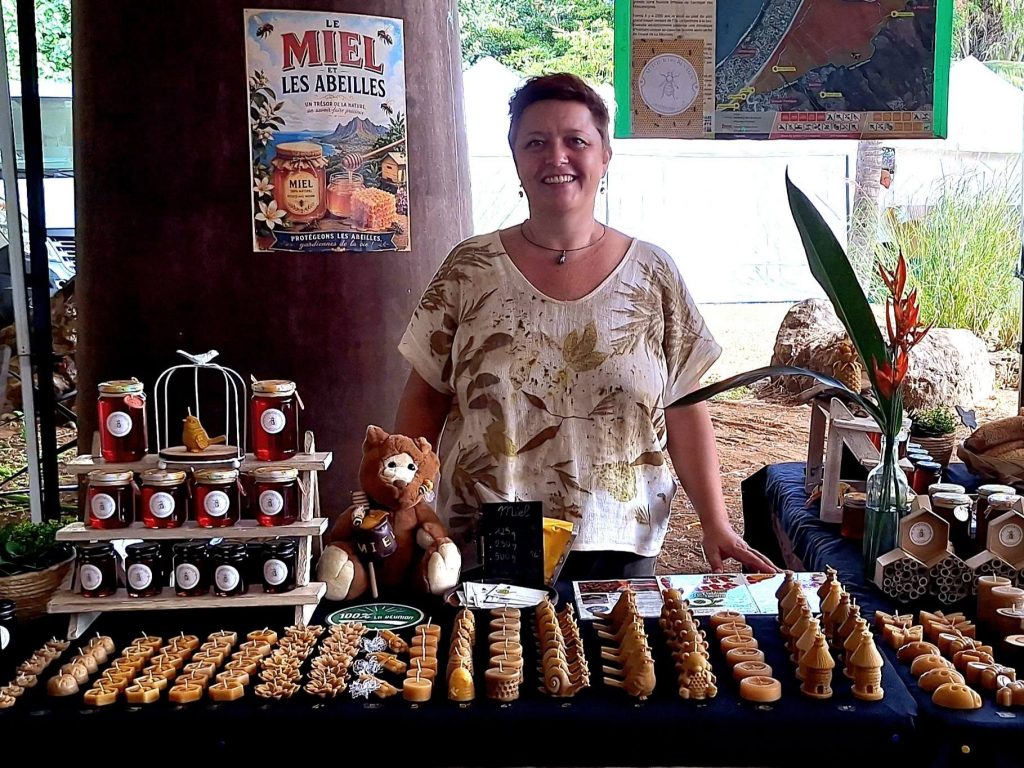 Éco-tourisme et artisanat : Pourquoi visiter le stand de l&rsquo;Ecole de la Nature de la Réunion au marché Fait-Main 974 en Outre-mer ?