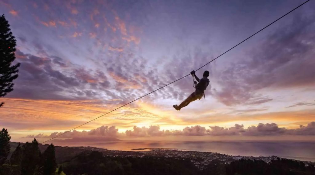 Quelles activités en famille faire en Polynésie ? Découvrez l&rsquo;accrobranche avec Tahiti Tourisme en Outre-mer
