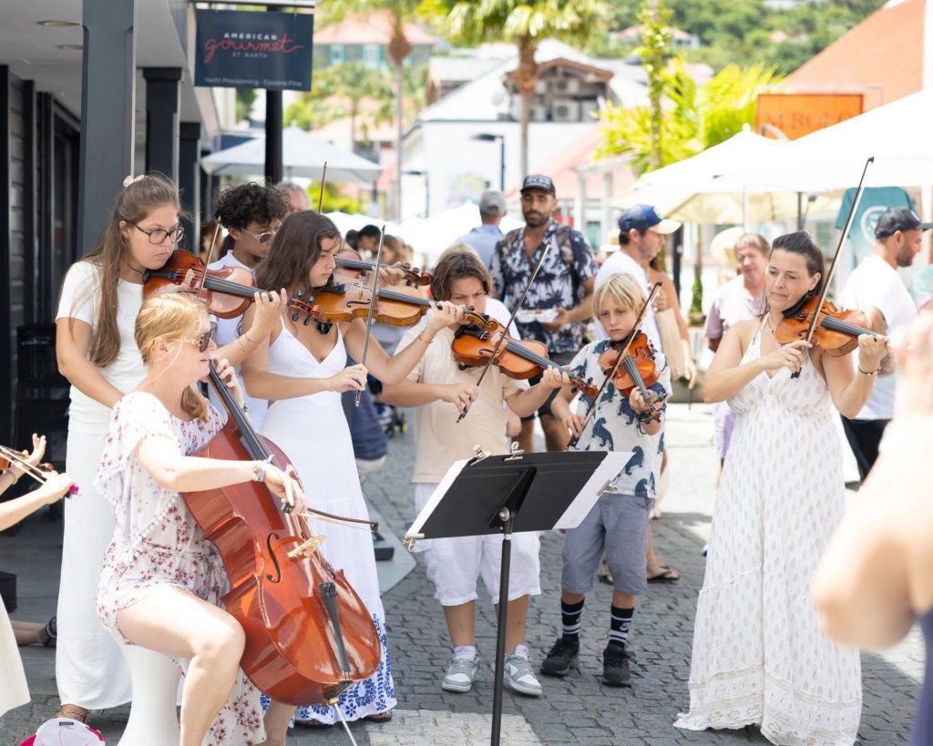 Découverte artisanale et gastronomique en Outre-mer : plonge au cœur du Marché de la Collectivité de Saint-Barthélemy