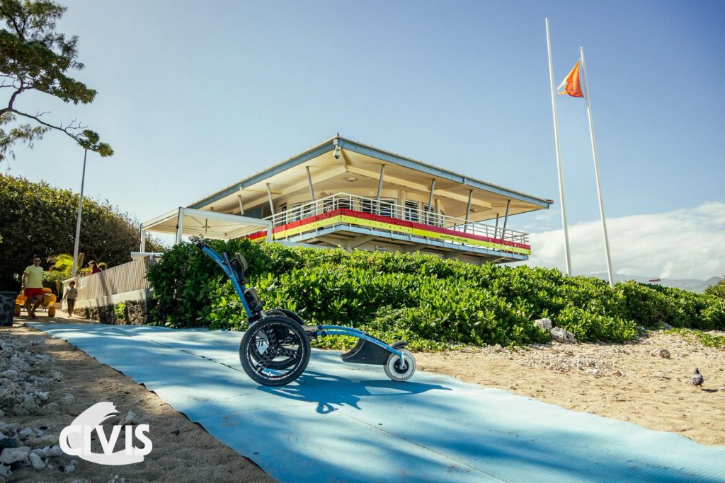 Comment profiter de la plage labellisée Handiplage à La Réunion grâce à la Communauté Intercommunale des Villes Solidaires (C.I.Vi.S.) en Outre-mer ?