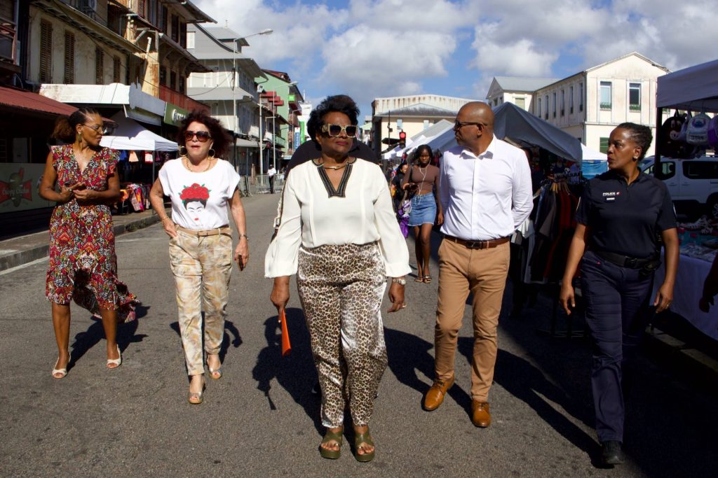 Idées de sorties en Outre-mer : Quoi faire à la Ville de Cayenne lors de la grande braderie en Guyane ?