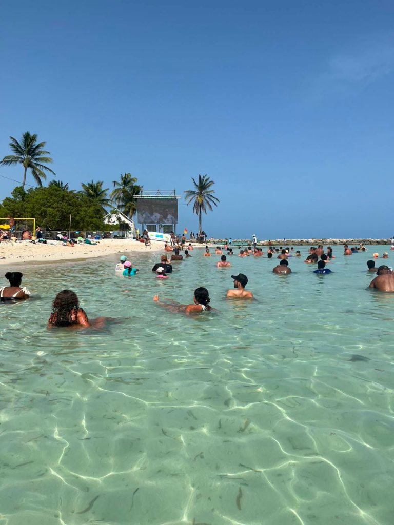 Où regarder le football sur la plage en Outre-mer : l&rsquo;incroyable Fan Zone de la Ville de Sainte-Anne en Guadeloupe