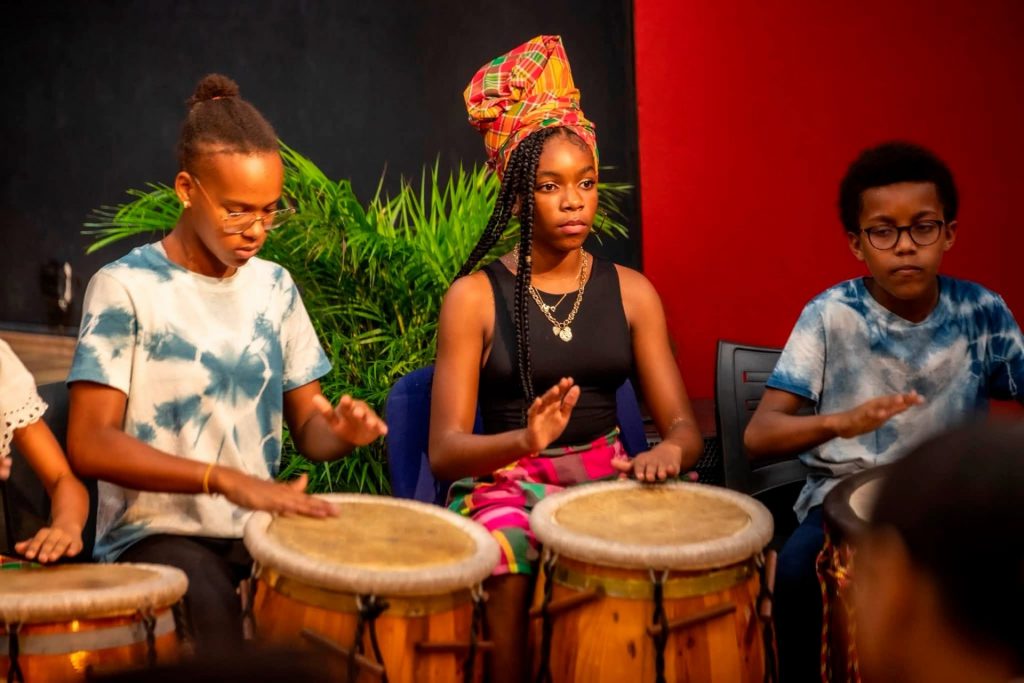 Comment découvrir les traditions vivantes de Baie-Mahault lors de votre séjour en Guadeloupe ?