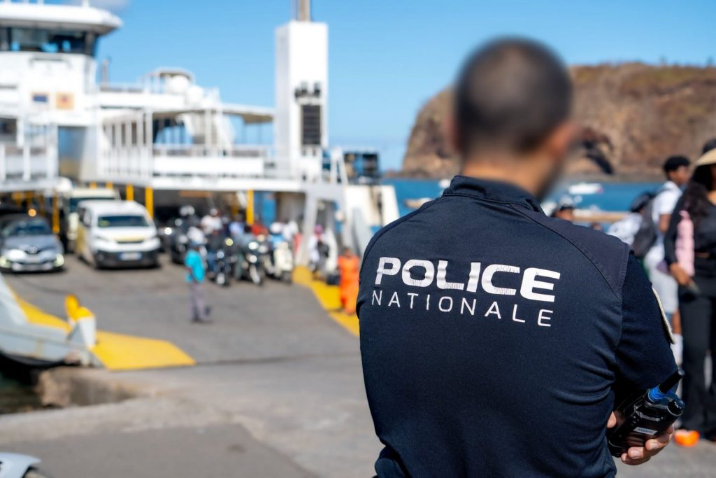 Sécurité et sérénité en Outre-mer : le Préfet de Mayotte renforce la présence policière pour vos déplacements au lagon