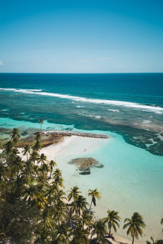 Tourisme balnéaire et culturel en Outre-mer : quelles sont les meilleures activités à faire à Sainte-Anne en Guadeloupe ?