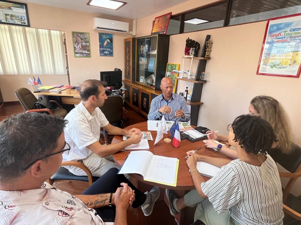 Écotourisme en Guyane : Comment concilier nature sauvage et voyages responsables en Outre-mer ?