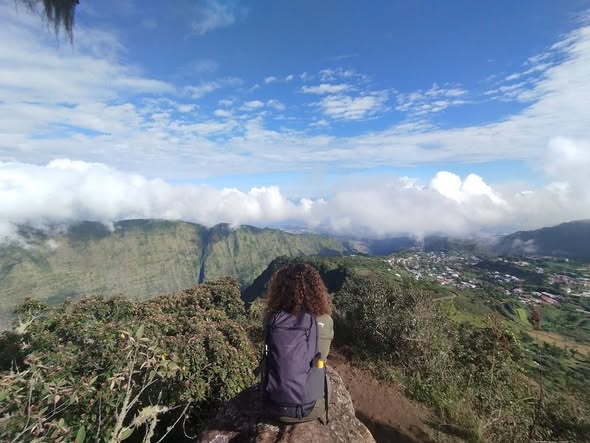Quels secrets cache la randonnée de Roche Verre Bouteille à La Réunion en Outre-mer ?