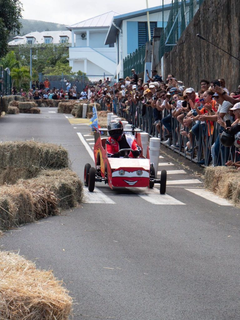 Quoi faire aux Avirons à La Réunion : frissons et créativité à la Course de Caisses à Savon en Outre-mer