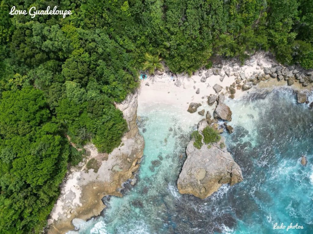 Quoi faire en Guadeloupe ? Partez à la découverte du Trou à Man Louis à Anse-Bertrand pour un séjour écoresponsable en Outre-mer
