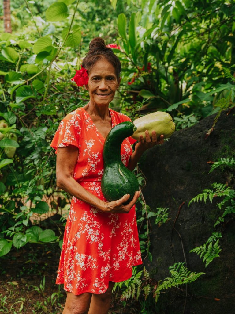 Voyages authentiques en Polynésie : Pourquoi choisir une pension de famille avec Tahiti Tourisme au cœur de l&rsquo;Outre-mer ?